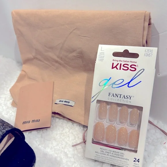 Miu Miu Bkack Wallet & Miu Miu Silver/Black Glitter Heels , DustBag ,Box & Nails - Picture 4 of 16